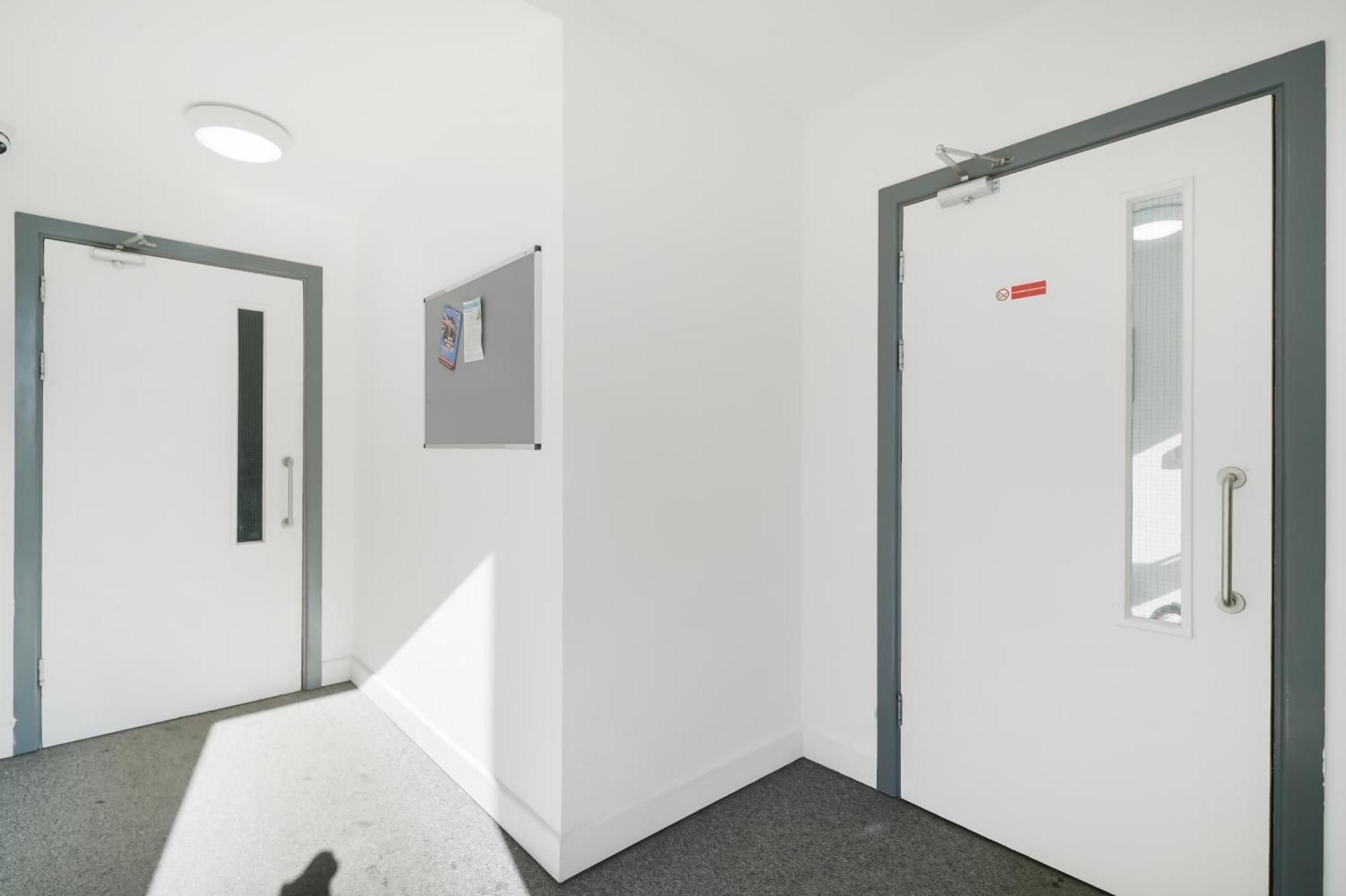 One And Two Bed Apartments Slough Near Heathrow Colnbrook Esterno foto