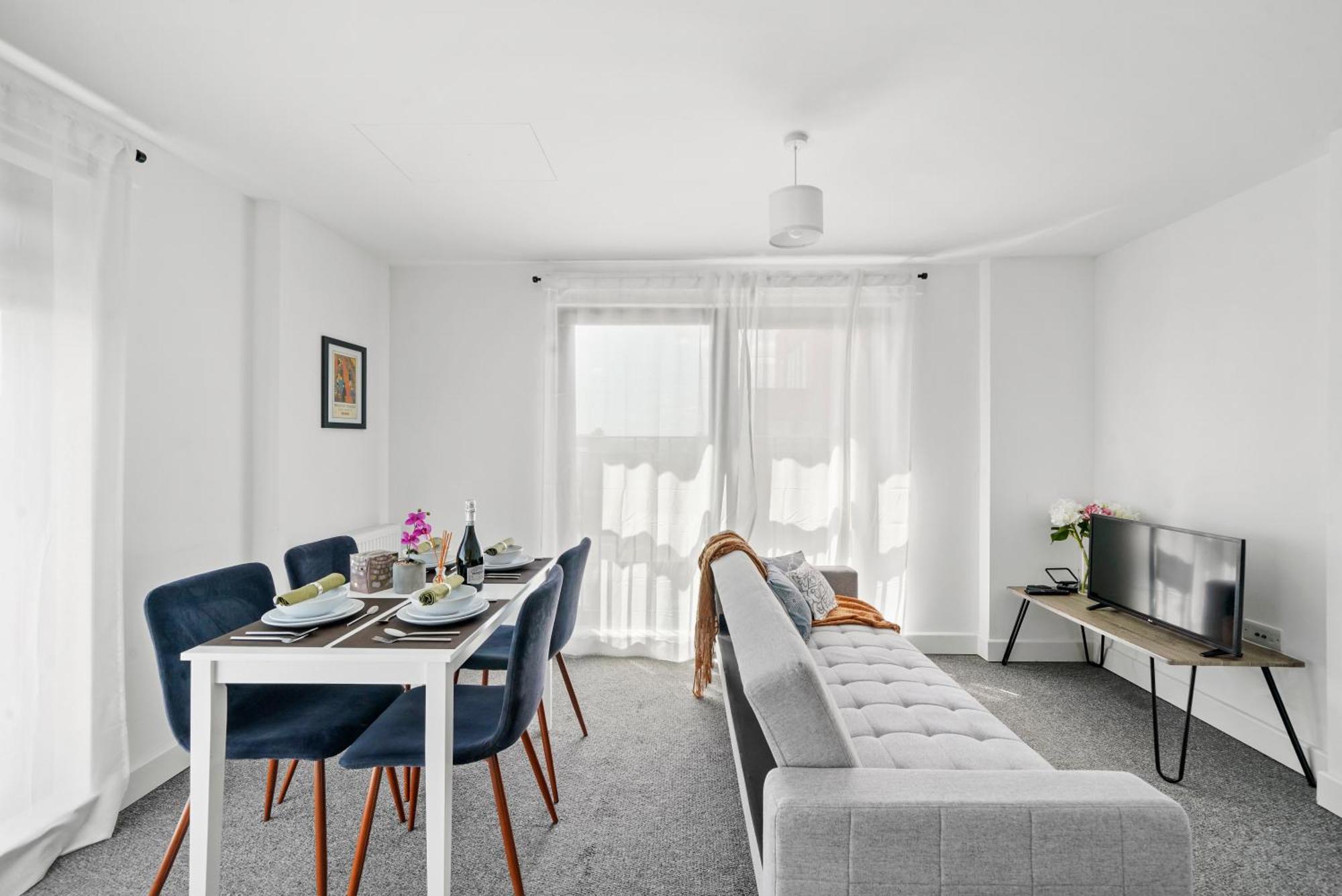 One And Two Bed Apartments Slough Near Heathrow Colnbrook Esterno foto