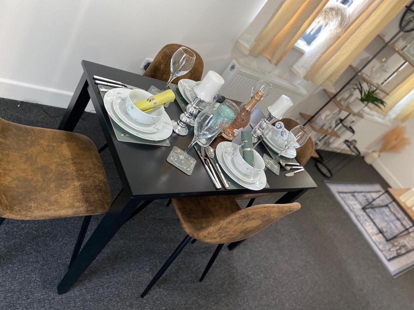 One And Two Bed Apartments Slough Near Heathrow Colnbrook Esterno foto