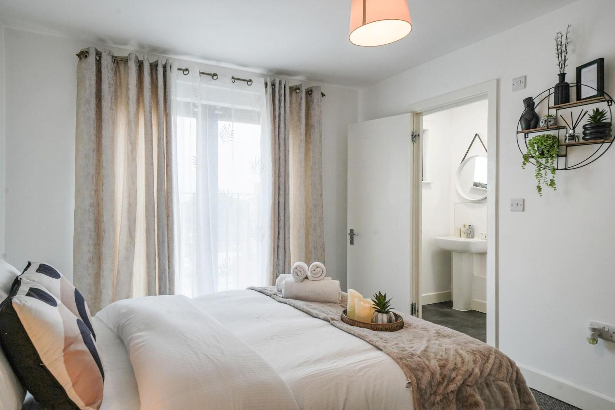 One And Two Bed Apartments Slough Near Heathrow Colnbrook Esterno foto