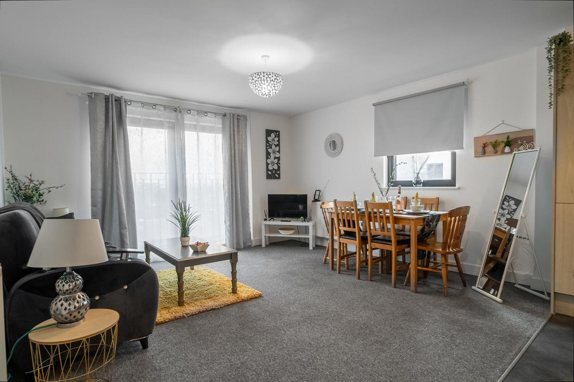 One And Two Bed Apartments Slough Near Heathrow Colnbrook Esterno foto