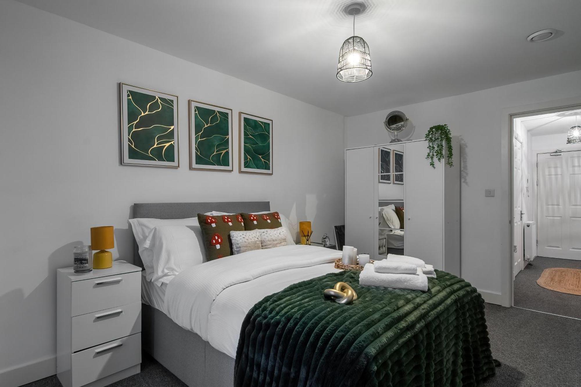 One And Two Bed Apartments Slough Near Heathrow Colnbrook Esterno foto
