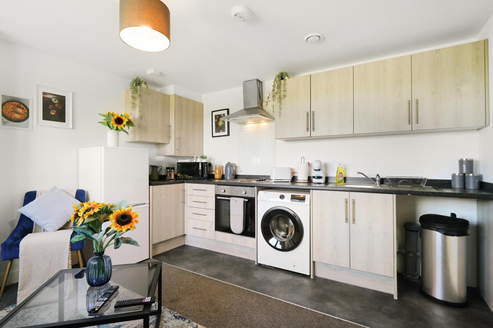 One And Two Bed Apartments Slough Near Heathrow Colnbrook Esterno foto