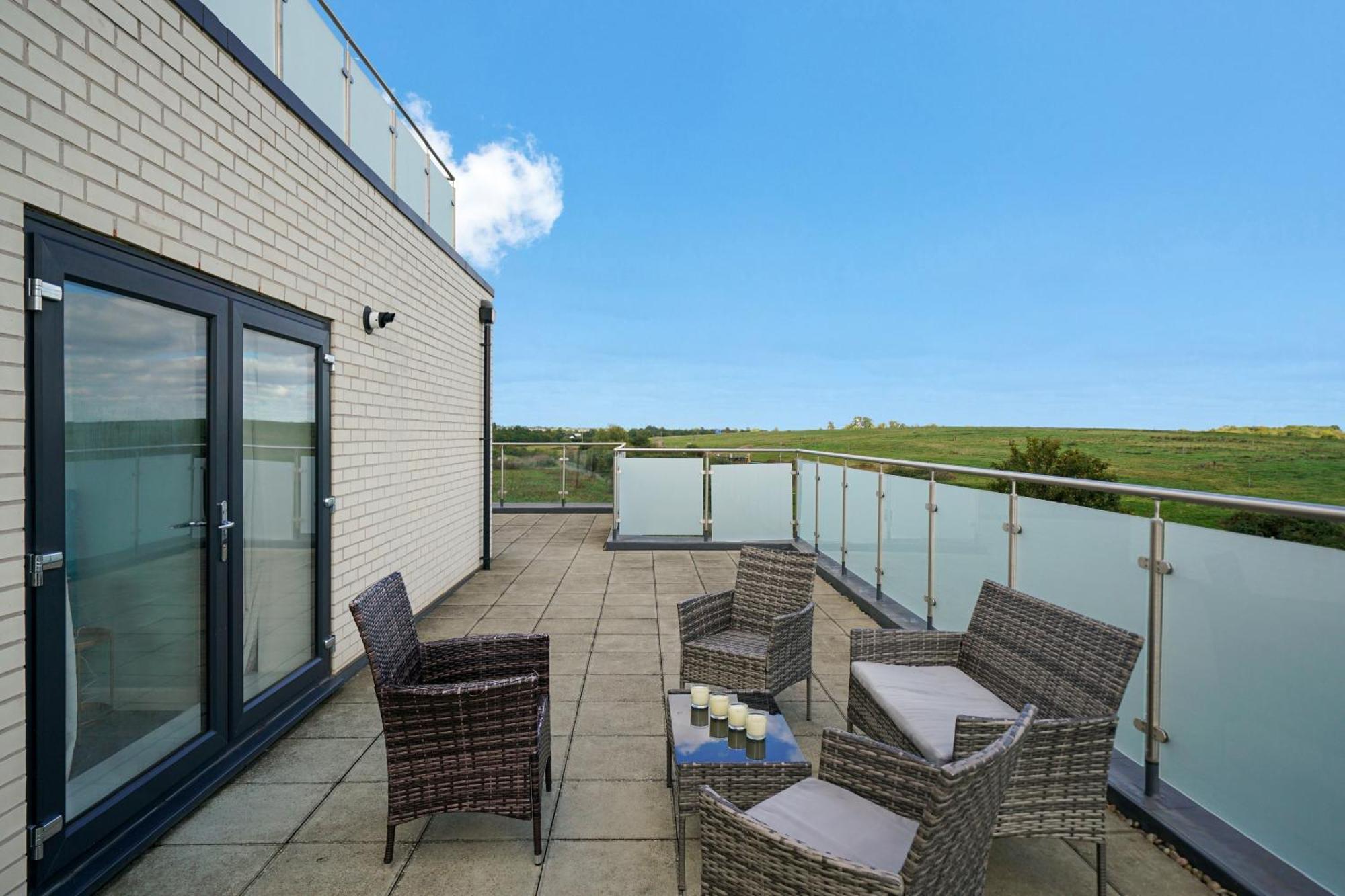 One And Two Bed Apartments Slough Near Heathrow Colnbrook Esterno foto