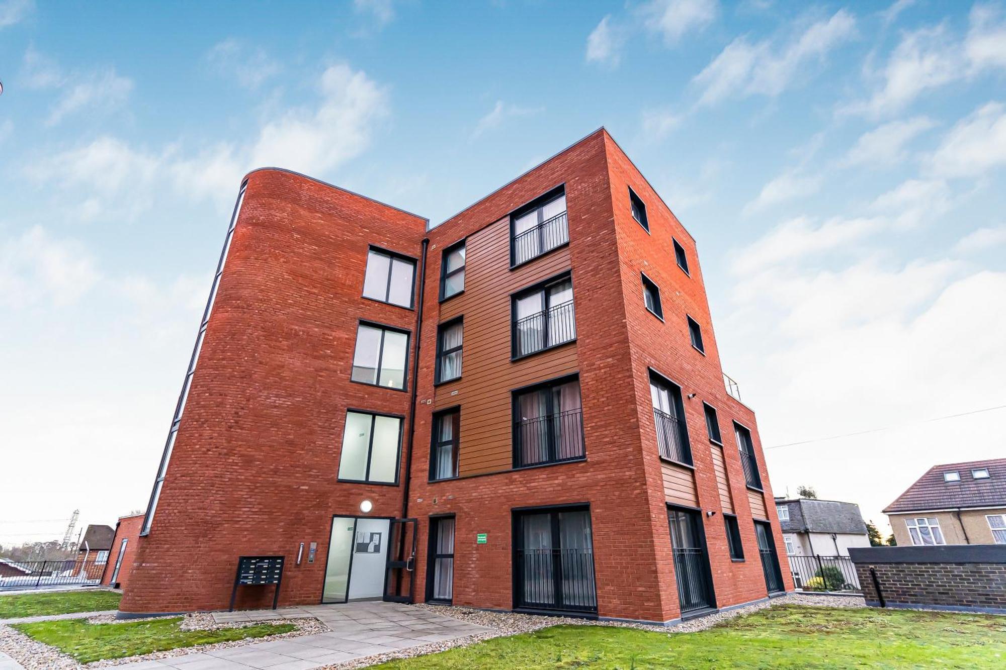 One And Two Bed Apartments Slough Near Heathrow Colnbrook Esterno foto